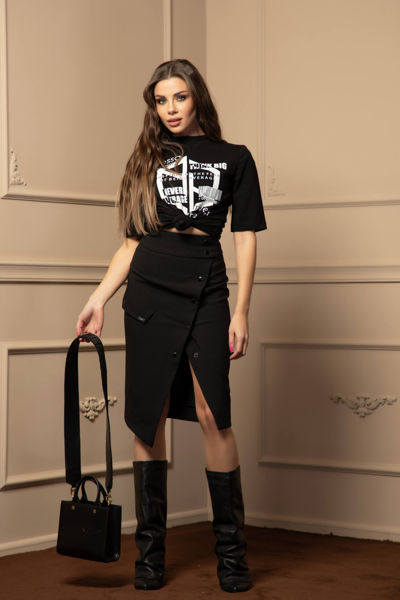 Demure Dynasty T-Shirt От Памук - Black/White - Изображение 11