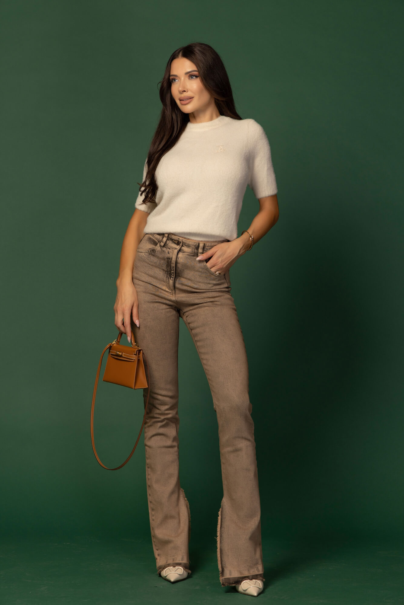 Emblem Knit Блузка От меко пухкаво плетиво - Soft Beige - Изображение 22