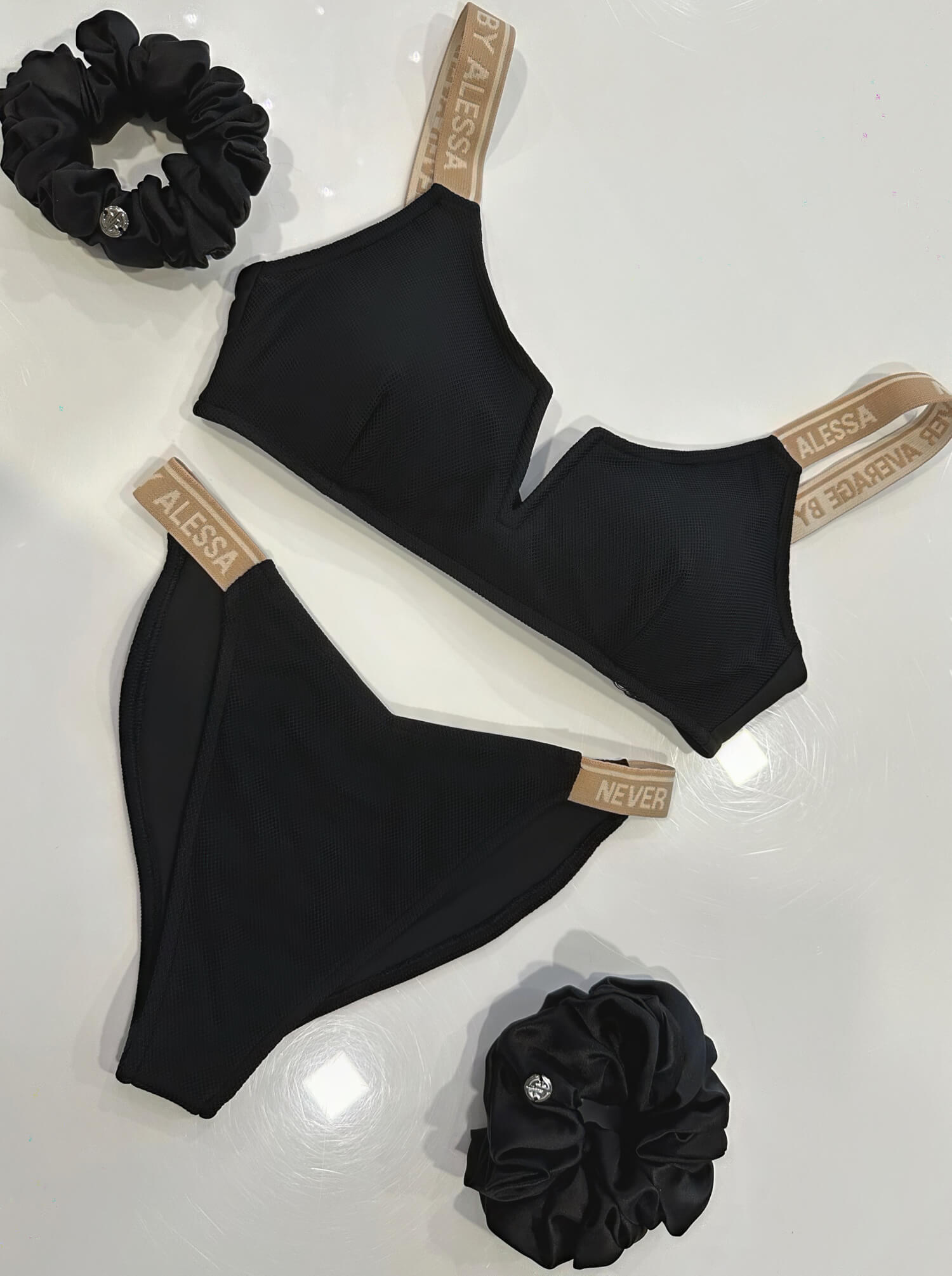 Palm Springs Chic Бански Топ - Black - Изображение 16