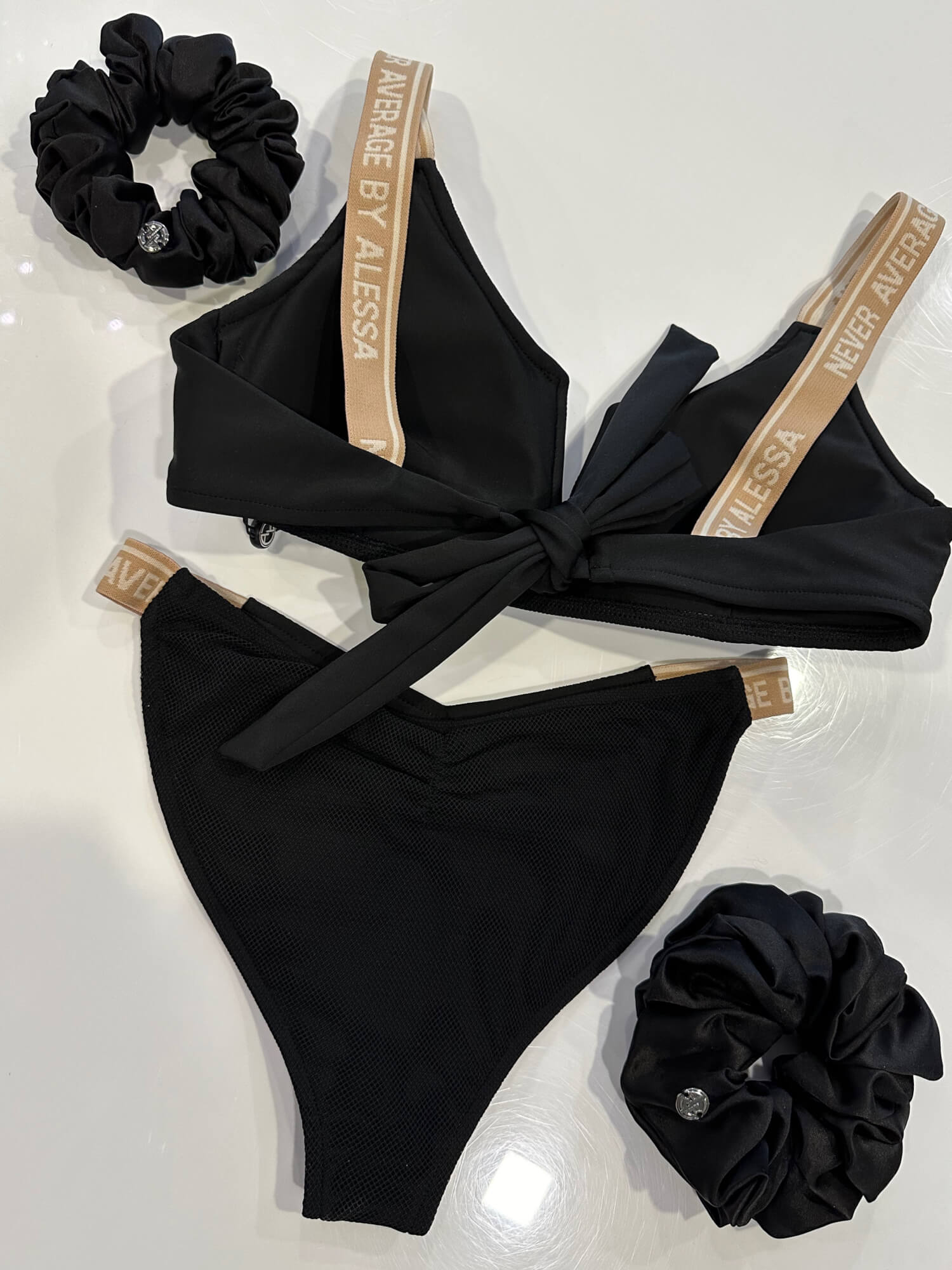 Palm Springs Chic Бански Топ - Black - Изображение 17