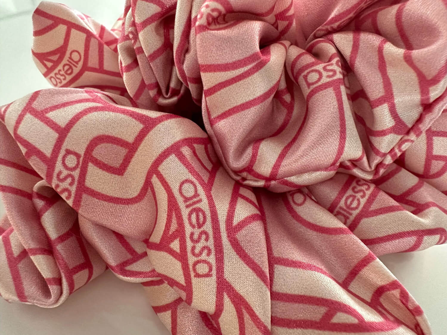 Over The Rainbow Скрънчи голямо - Luxury Pink - Изображение 8
