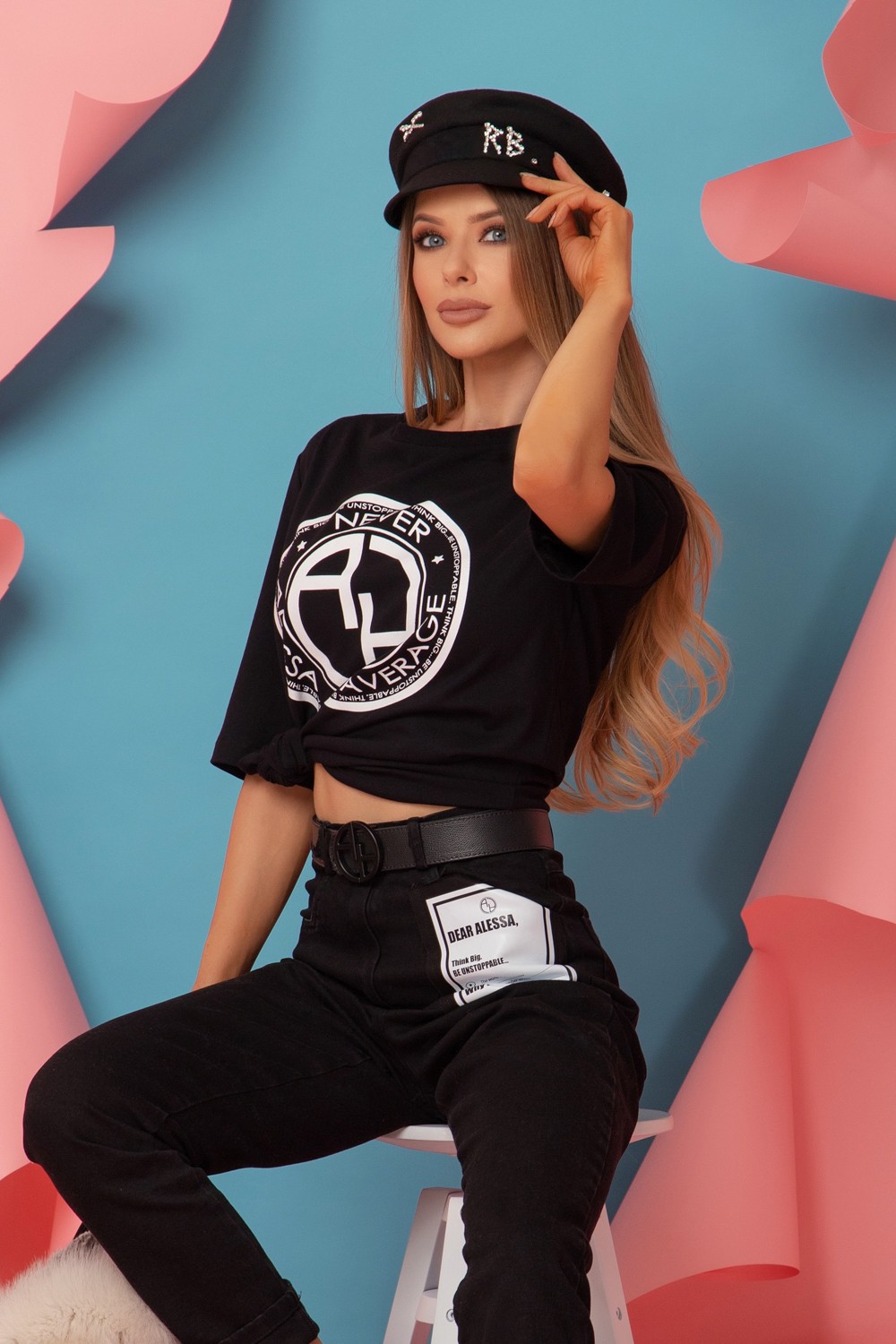 Revolve Around Me T-Shirt - Черна с Бяло Лого - Изображение 9