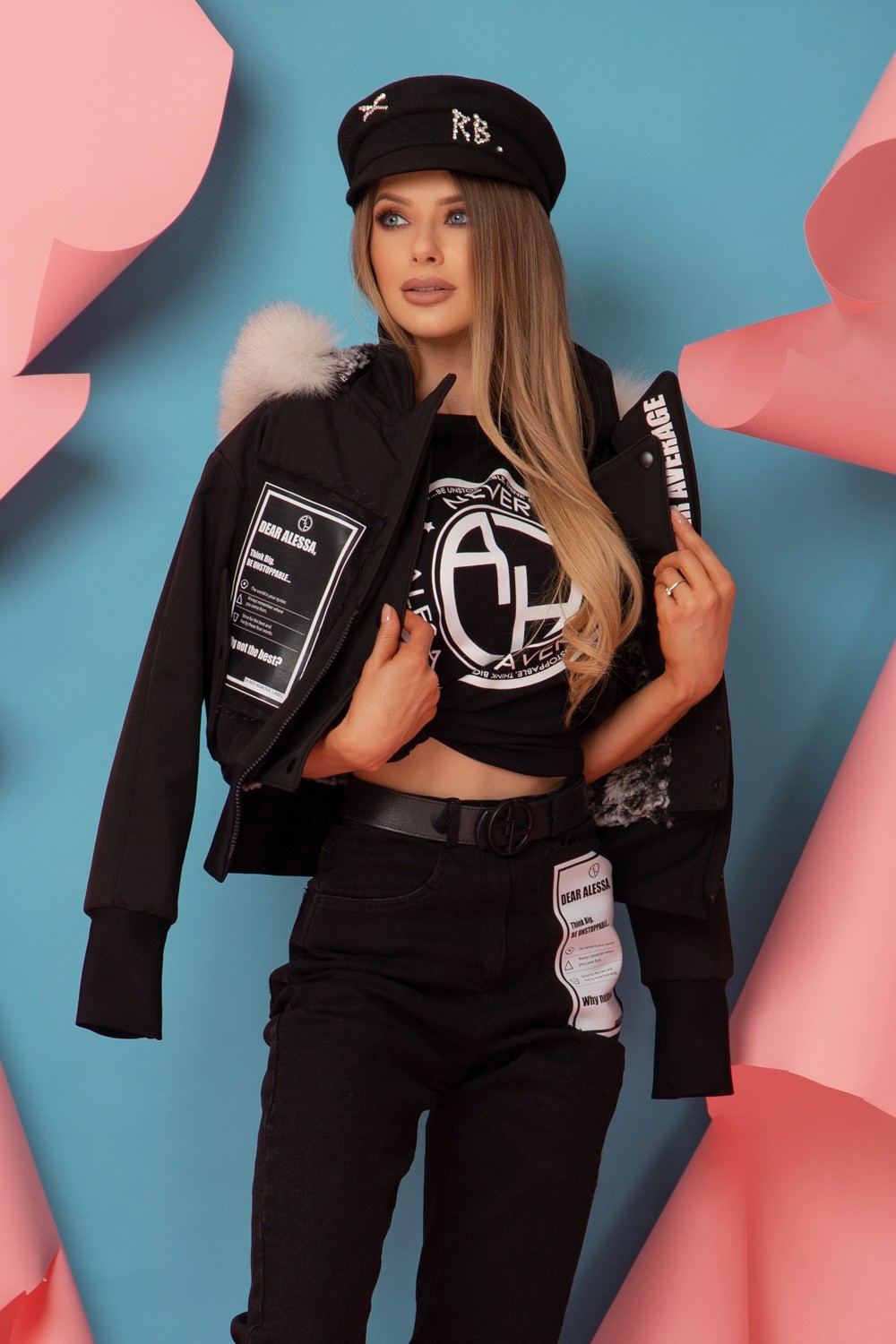 Revolve Around Me T-Shirt - Черна с Бяло Лого - Изображение 11