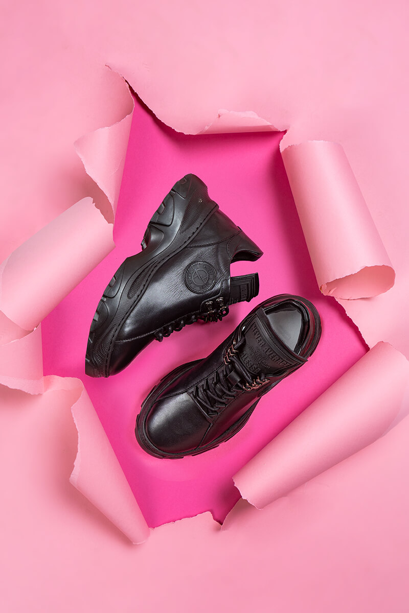 Run The World Sneakers - All Black - Изображение 12