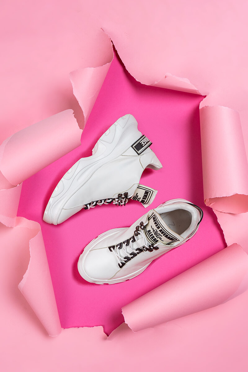 Run The World Sneakers - Бели - Изображение 20