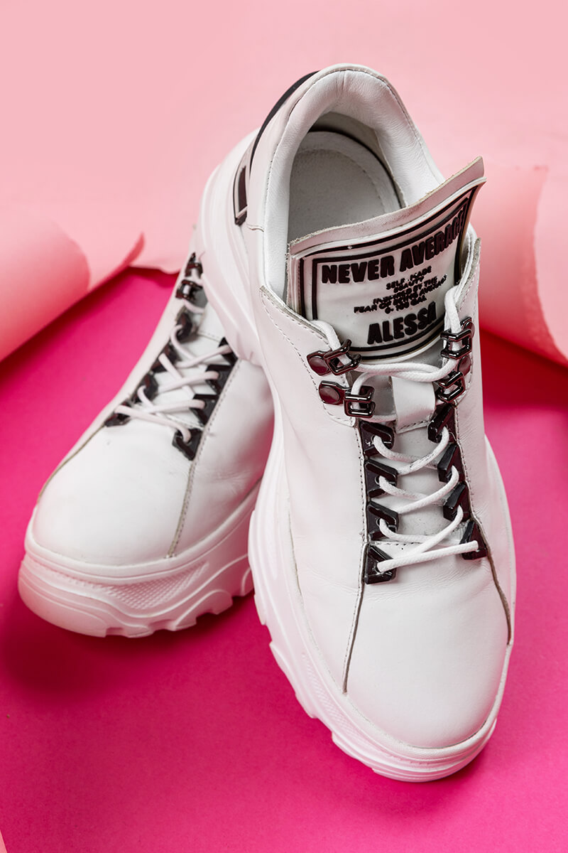 Run The World Sneakers - Бели - Изображение 17