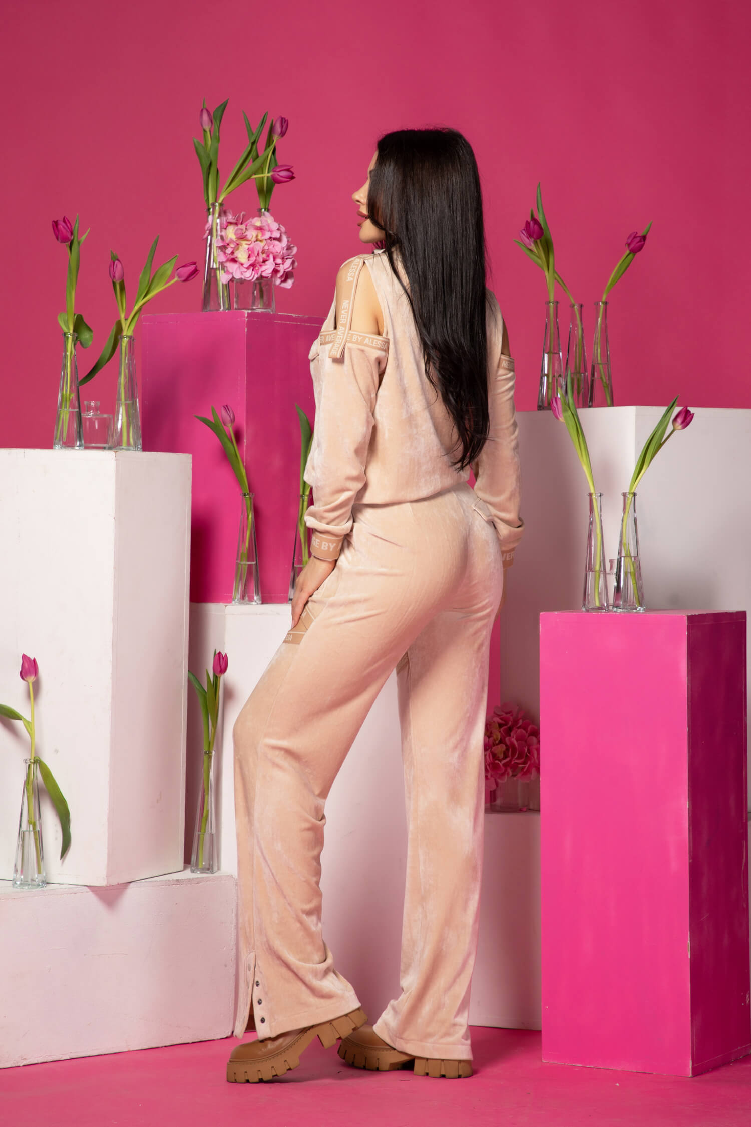 Blissful Drift Плюшен Суитшърт - Nude Cream - Изображение 14