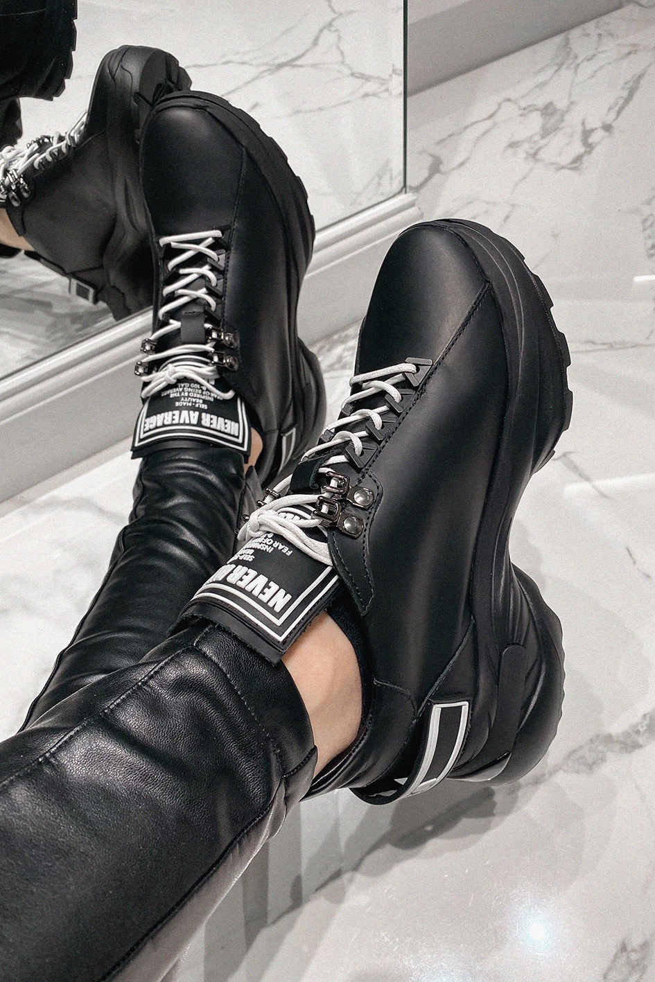 Run The World Sneakers - Изображение 11