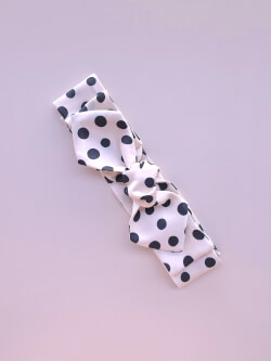 Playful Elegance Лента За Коса