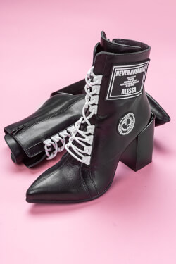 Run The World Боти