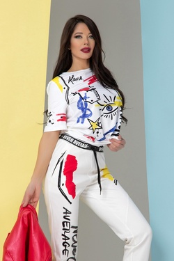 Undefeated in fashion t-shirt