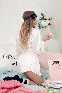 Goddess Touch халат от сатен