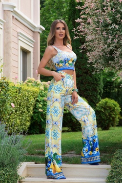 Take your crown кроп-топ с деколте