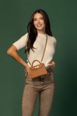 Emblem Knit Блузка От меко пухкаво плетиво - Soft Beige - Изображение 16