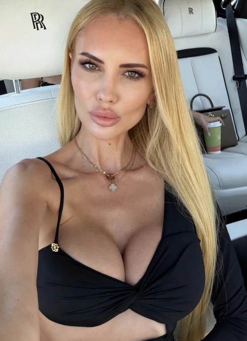 Provocative Look Рокля С Един Ръкав - Black